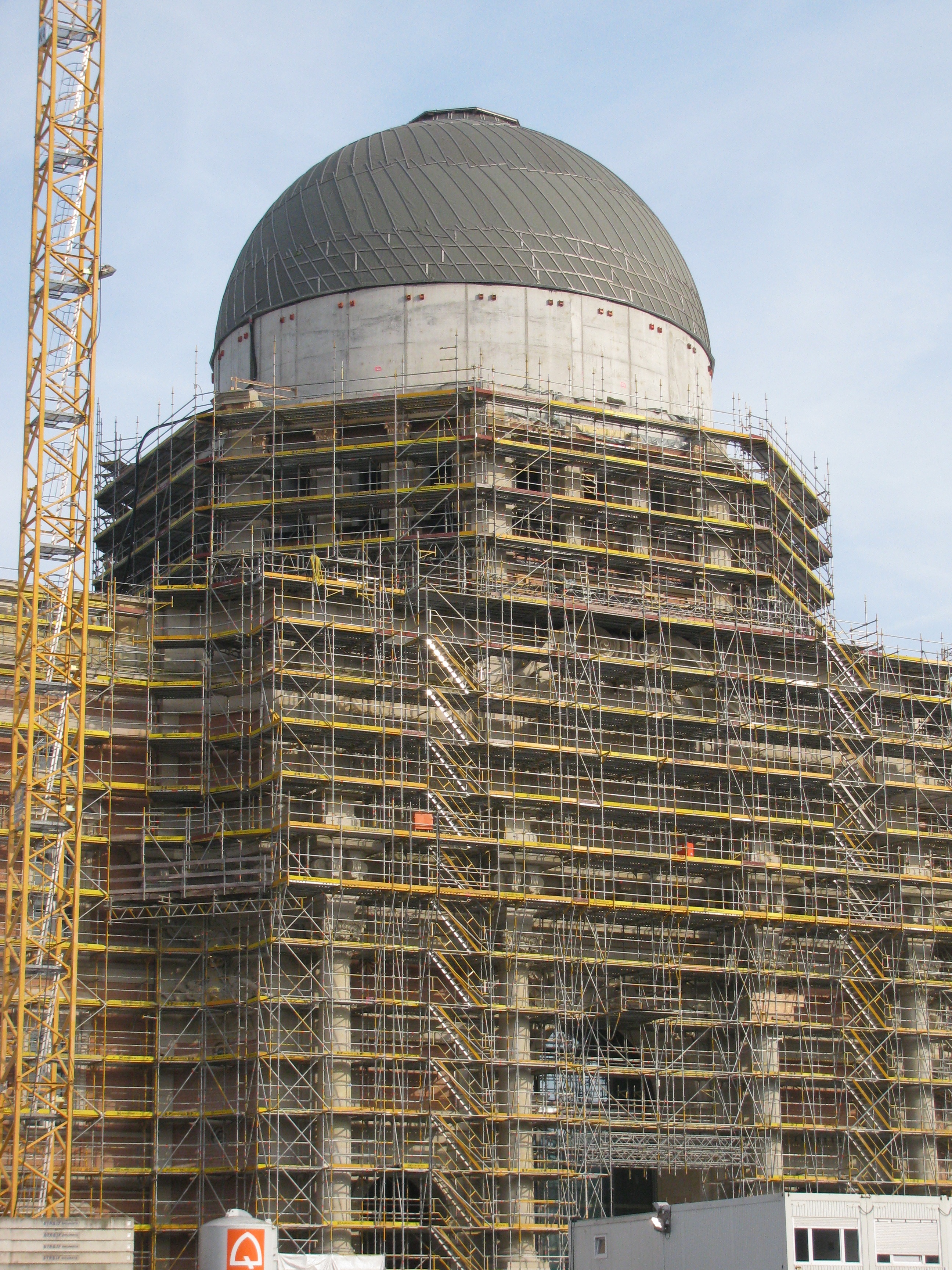 Westseite mit Kuppel Anfang November 2017.