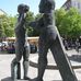Brunnenskulptur "Imaginäres Theater" auf dem Karl-Marx-Platz in Berlin