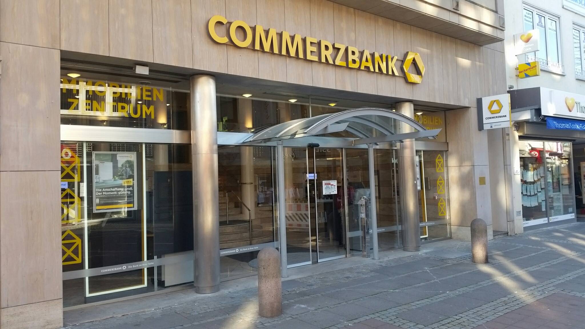 Die "Commerzbank" in der Holstenstraße in Kiel