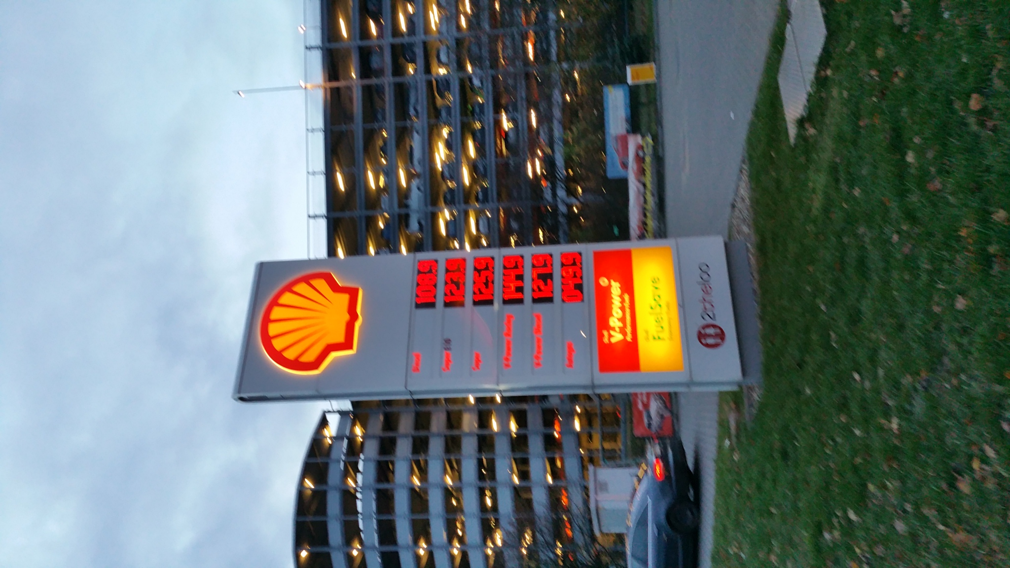 Bild 2 Shell Station OBN 812 Göller Tankstellen GmbH in Düsseldorf