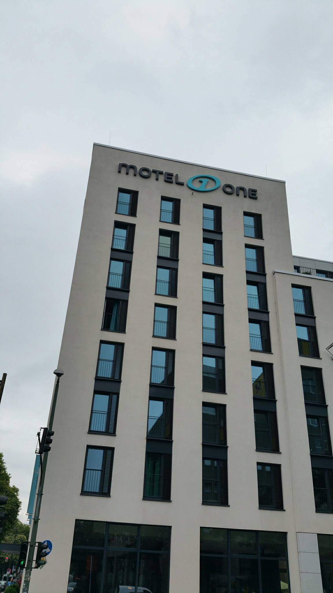 Bild 2 Motel One GmbH in Düsseldorf