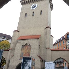 Mittelturm des Isartors mit "normaler Uhr"