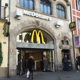 McDonald's mit McCafe