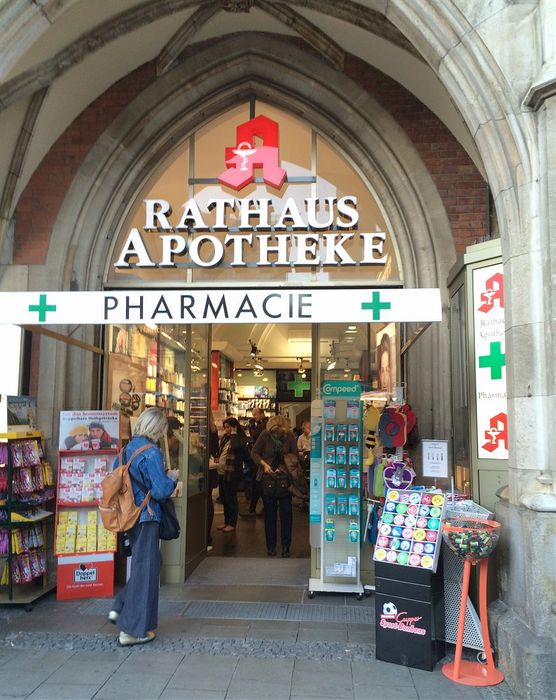 Eingang zur Rathaus Apotheke