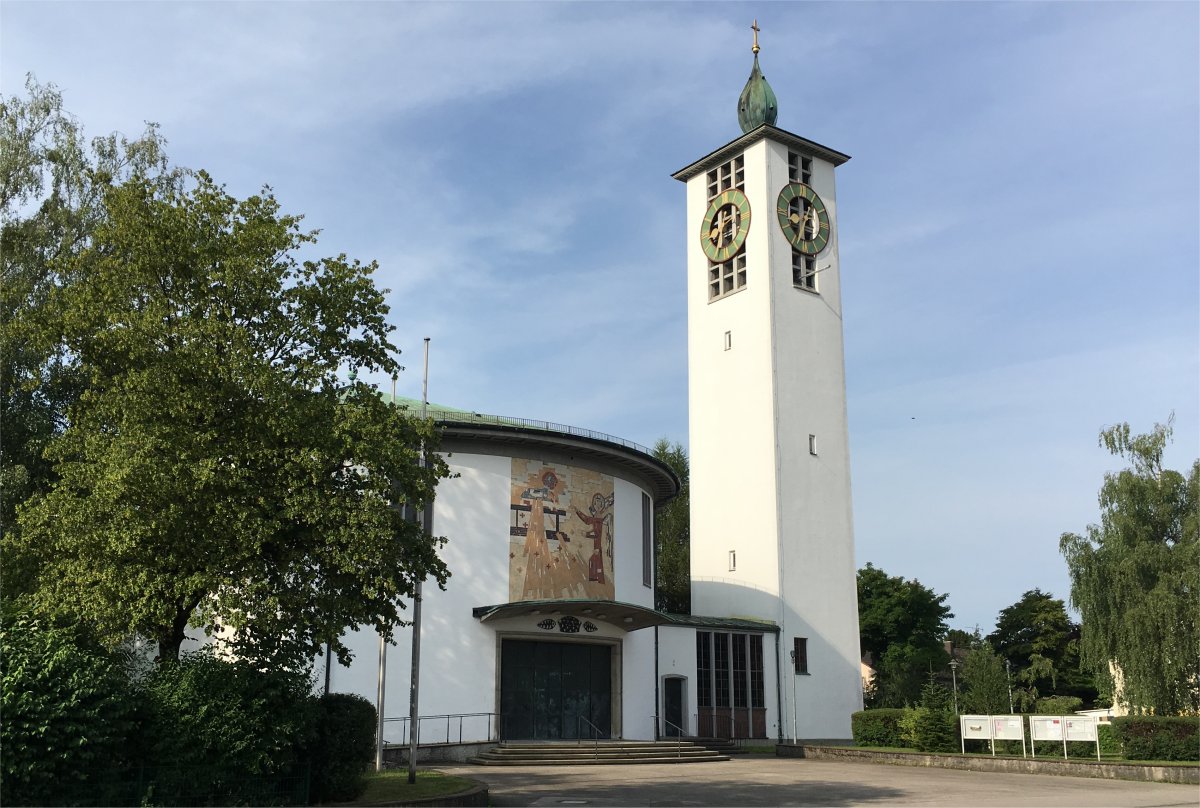 Bild 1 Katholisches Pfarramt Fronleichnam in München