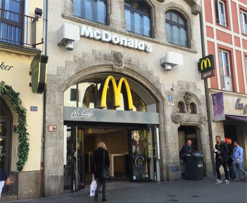 McDonald's mit McCafe