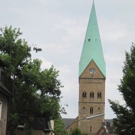 erster Blick auf die Propsteikirche Wattenscheid, von der Weststr. aus