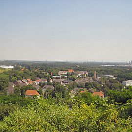 im Hintergrund in der Mitte die Schalke Arena. Wer sagt, das Ruhrgebiet wäre nicht grün?????