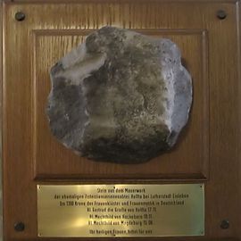 Stein aus dem Mauerwerk einer Zisterziensterinnenabtei aus Eisleben