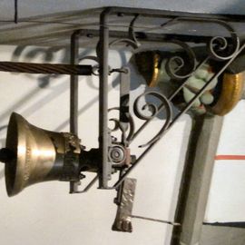 Glocke an der Sakristei der Propstei-Kirche Wattenscheid
