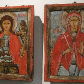 links der Erzengel Michael - rechts -St.Parascheva