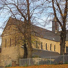 St. Suitbertus direkt am Rheinufer gelegen