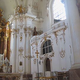 Marienmünster St. Mariä Himmelfahrt - Schrägblick in den Chor