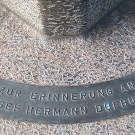 Dufhues Denkmal, er regte zum Bau des Bismarckturms an