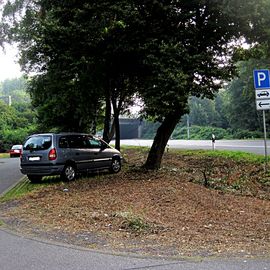 Der Parkplatz an der Münsterstr. Die Brücke ist von der A2