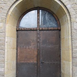 Propstei-Kirche, interessante Tür aus Eiche als Hauptportal
