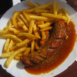 Cantina Currywurst Pommes