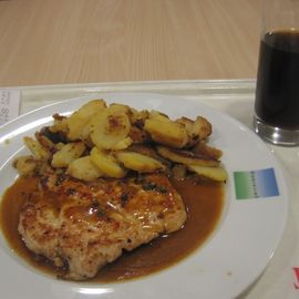 Restaurant von Möbel Ostermann - Putensteak mit Bratkartoffeln