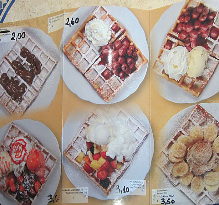 Eis-Café Il Gelato - frische Waffeln, die sahen auch super lecker aus und der Duft.....