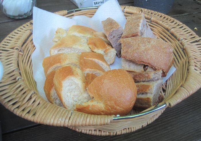 Der Brotkorb immer wieder lecker