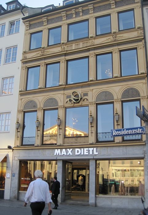 Nutzerbilder Dietl Max Haute Couture GmbH & Co.KG Schneiderei