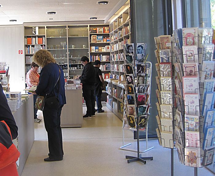 Der Buchladen der KZ-Gedenkstätte Dachau