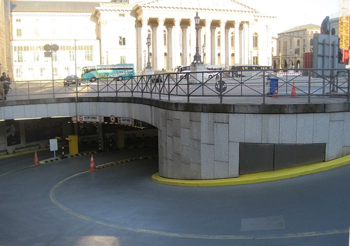 Parkhaus vor der Bayerischen Staatsoper