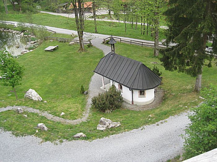 am Spa Bereich des Hotels eine klien Kapelle