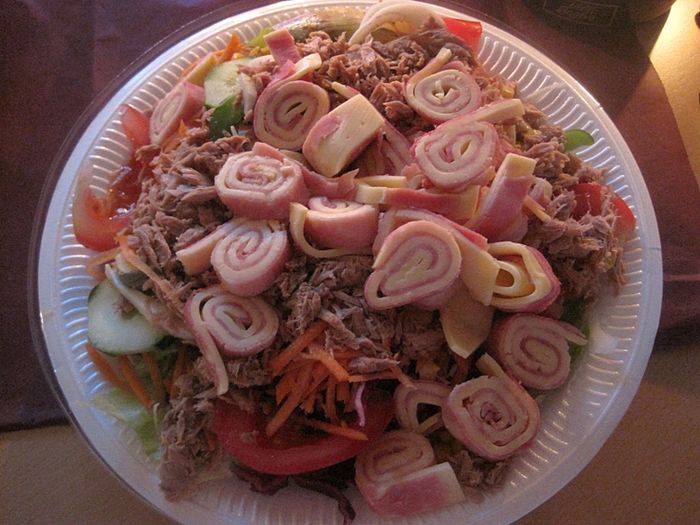 großer Salat Capriciosa 4,50€