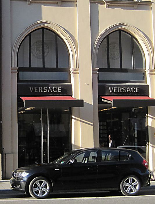 Versace darf auf der Renommee Meile natürlich auch nicht fehlen