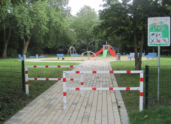 Direkt am Spielplatz der Zechensiedlung Teutoburgia beginnt der Kunstwald