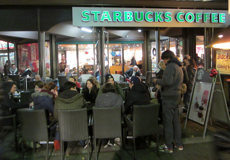 Starbucks auf dem Dr.-Ruer-Platz