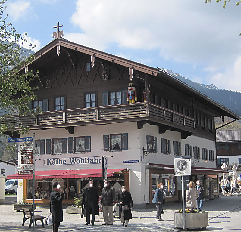 Käthe Wohlfahrt auch in Oberammergau. Da komm