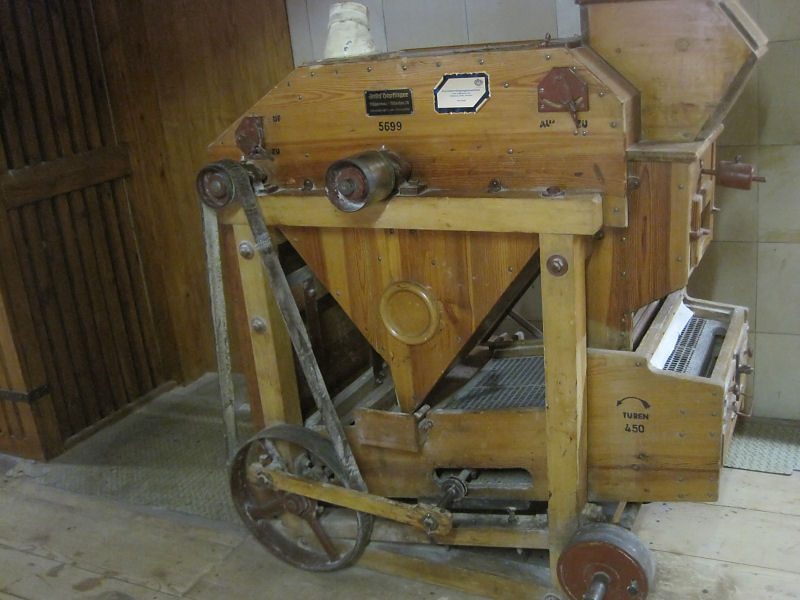Elektrizitätswerk Diessen: Mühlen Museum Getreidereinigungsmaschine von 1940