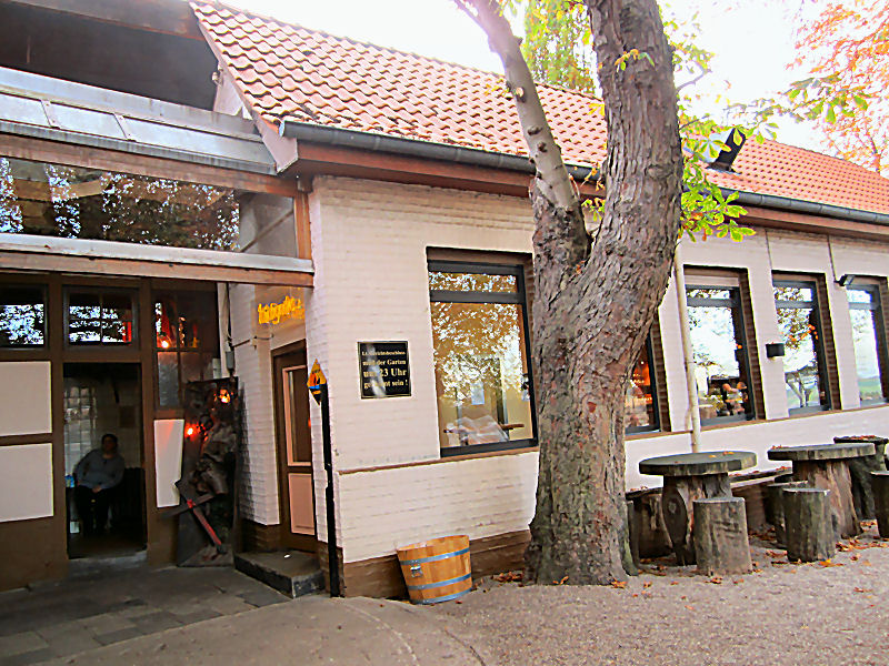 Restaurant Burghof, Weg zum Bieragrten
