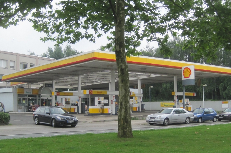 Die Shell Tankstelle auf der Bahnhofstr.