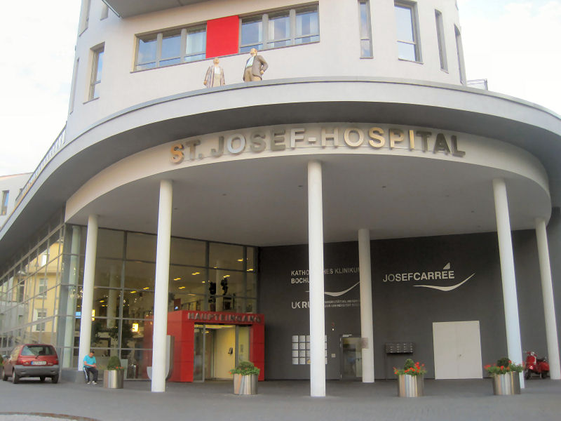 Der neue Eingang des St. Josef-Hospitals Bochum