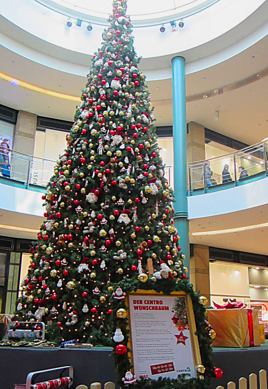 Das Centro zur Weihnachtszeit - hübsche geschmückt - Wünschebaum