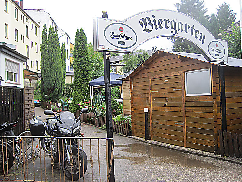 Eingang zum Biergarten