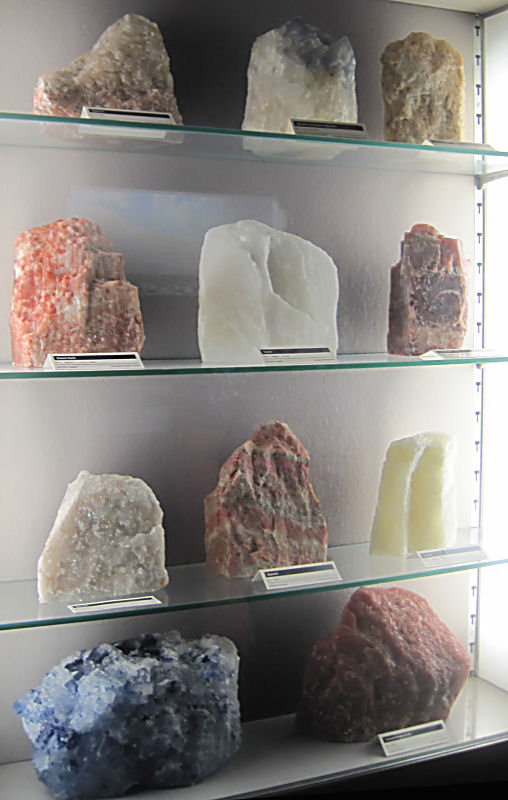 Deutsches Museum: Bergbau: verschiedene Kristalle