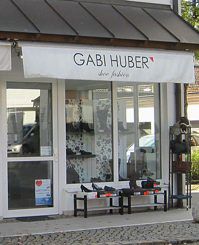 Gabi Huber - sieht eher nach Schuhen aus als nach Hosen...