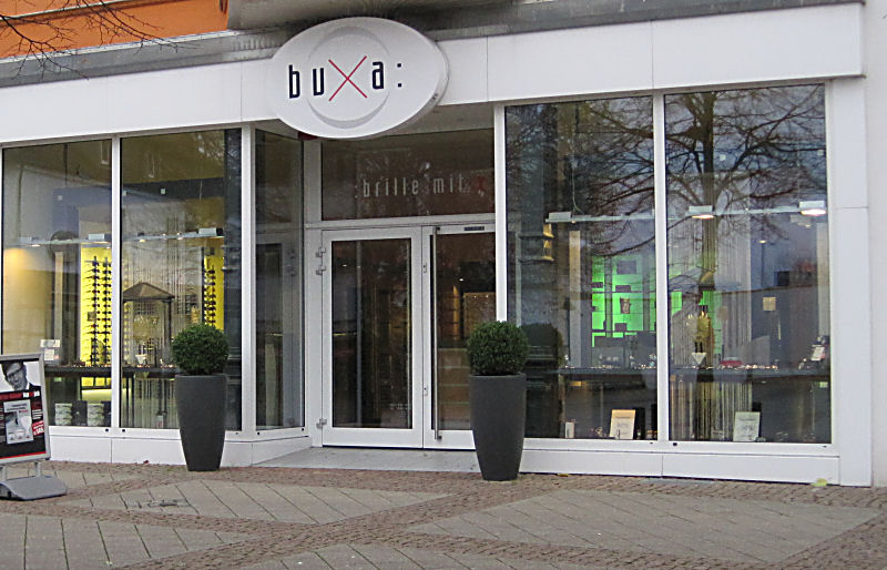 Bild 1 Buxa: Brille mit X oHG in Bochum