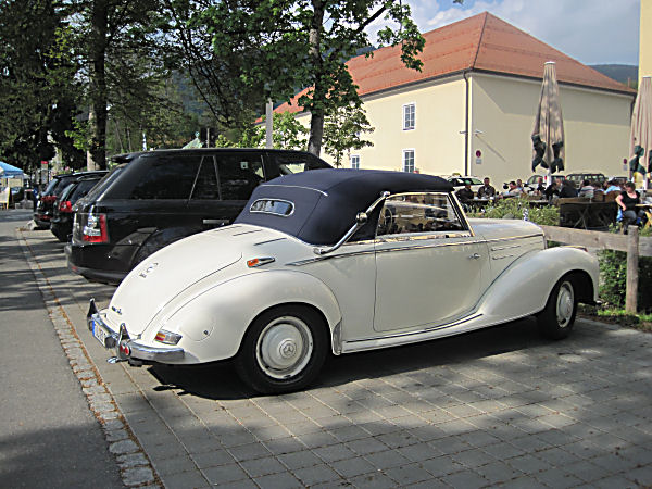 Der Tölzer Benz parkte direkt vor dem Braustüberl und mir hat&apos;s ständig die Kamera verrissen :-)