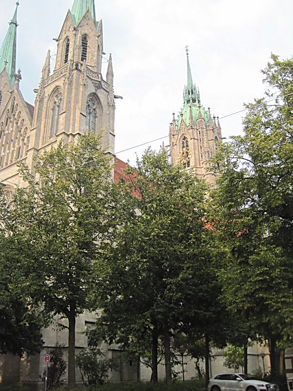 Bild 13 Katholisches Pfarramt St. Paul in München