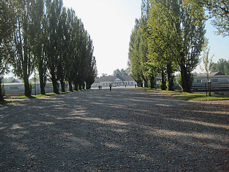 KZ-Gedenkstätte Dachau - Lagerstrasse