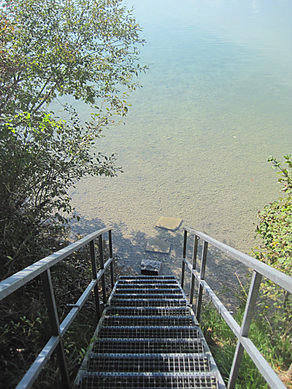 Pilsensee in Seefeld - Treppe in den See
