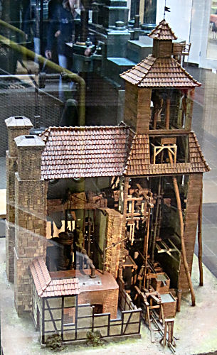 Feuermaschine der Saline Königsborn 1799 - 1932 -  Die Dampfmaschine förderte aus dem Bohrsch Sole zur Salzgewinnung