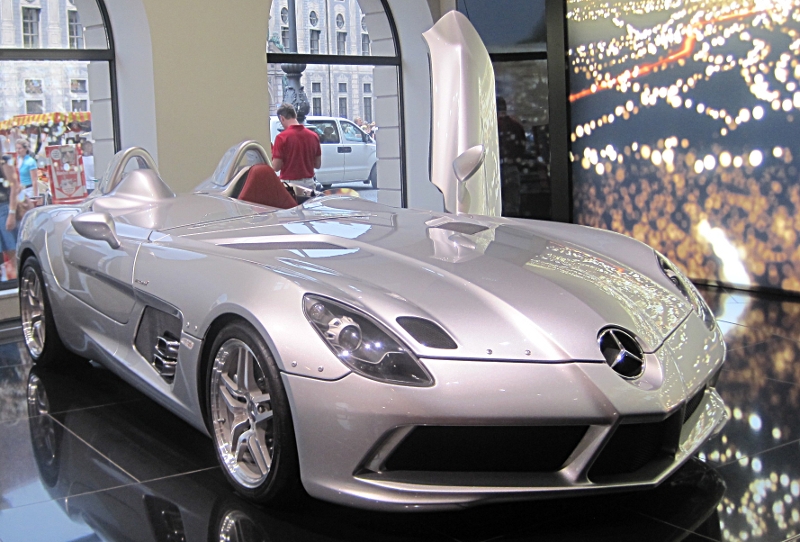Mercedes-Benz SLR, den würde ich glatt gegen meinen tauschen :-)