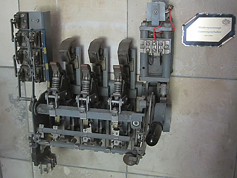 Elektrizitätswerk Diessen:  Museum Niederspannungs Leistungsschalter von 1960