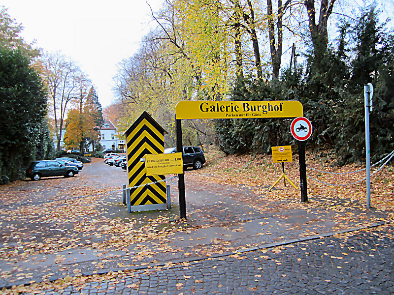 Parkplatz vom Burghof Restaurant in Kaiserswerth, 4 € Parkgebühren werden verrechnet